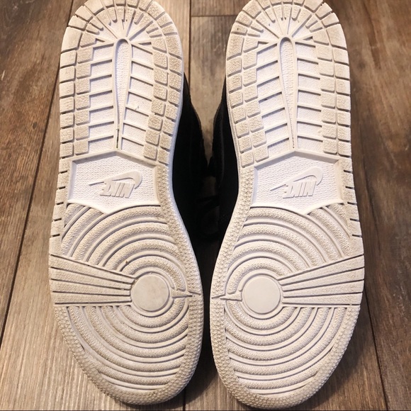 ⚫️⚪️ Jordan 1 - Cyber Monday | Size: 6 - Picture 4 of 8